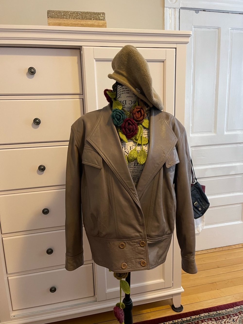 Vintage Women's Taupe Leather Jacket - Classic Lapel Coat